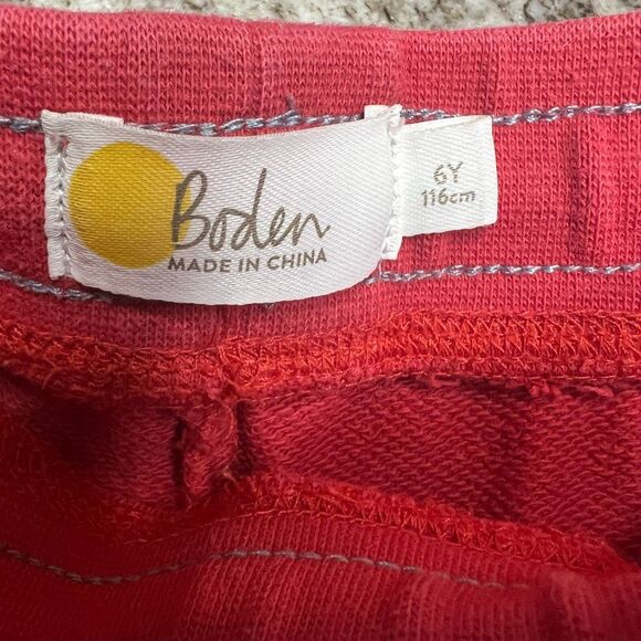 Boden, Red-Orange Shorts, Elastic Drawstring Waist, Contrast Stitching Boys 6Y - Picture 4 of 16